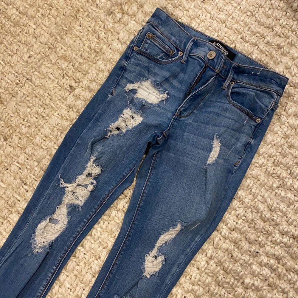 Express shredded jeans